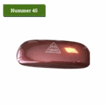 Nummer 45: glans rode brillenkoker van het merk Vrind, de vrind voor uw ogen.