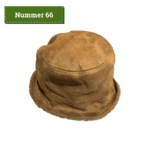 Kameelkleurige zachte muts met warme binnenvoering gevonden op 2 december 2025 in auto 055